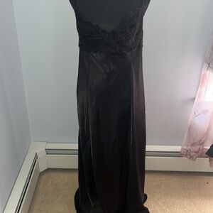 INTIMATE ATTITUDE Gown Woman’s PLUS 1X Long Black SHINY Satin Lingerie NIGHTGOWN